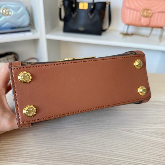 Louis Vuitton Reverse Monogram Dauphine Capitale - Picture 6 of 13